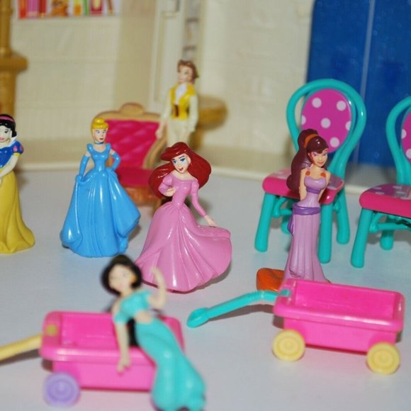 Disney Polly Pocket Beauty & the Beast Castle 2009 Mattel & PRINCESS Figure Set - Picture 4 of 6